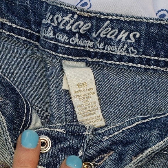 Like New! Justice Raw Hem Denim Shorts size 6R - Picture 6 of 6